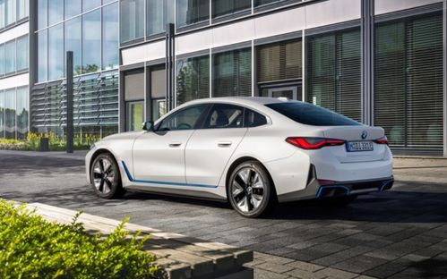 科技與動感并存 寶馬i4全球首發(fā)引領(lǐng)新能源潮流，起亞K9及Sportage預(yù)告再掀汽車科技浪潮